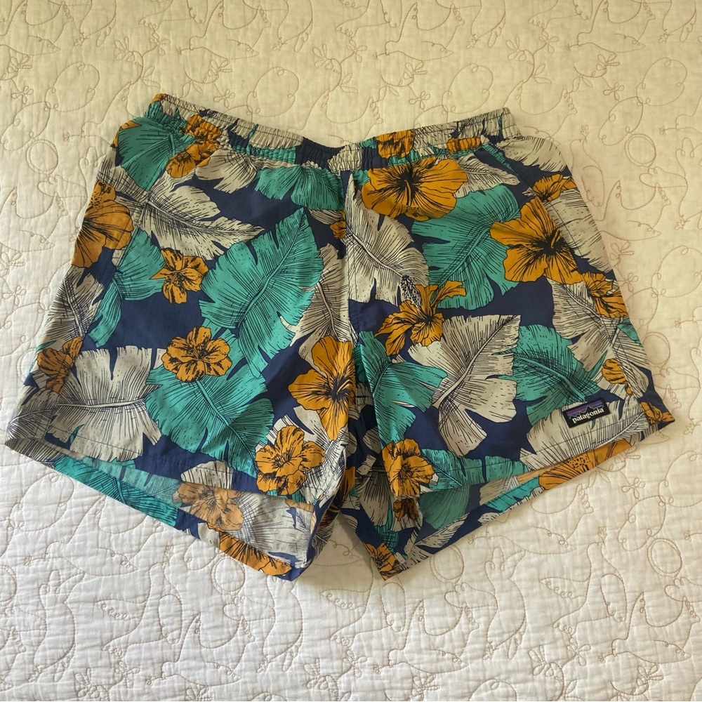 Patagonia women’s baggies tropical flora print size small